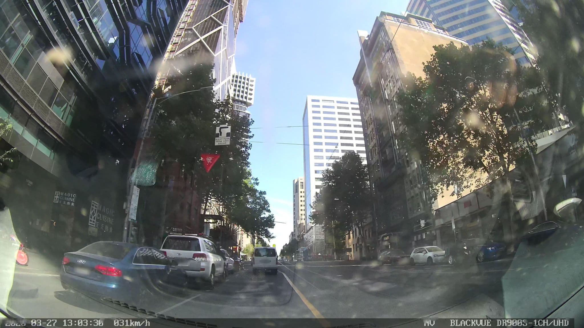 Street view near Platinum City Serviced Apartments, Melbourne — © eneerhut (CC BY-SA · Mapillary)