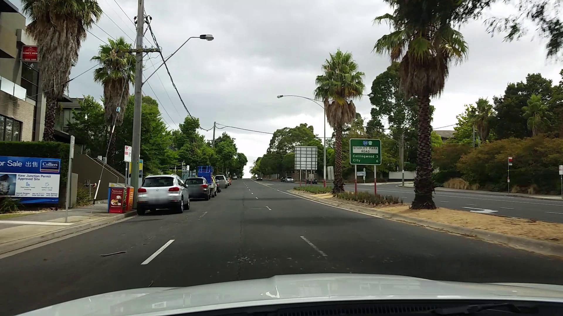 Street view near Melbourne ViVo, Kew — © mattburt7 (CC BY-SA · Mapillary)