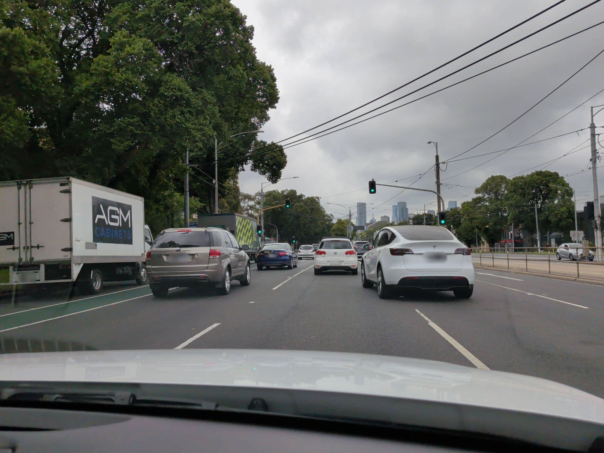 Street view near Park Squire Motor Inn Serviced Apartments - Three-Bedroom Villa, Parkville — © karand93 (CC BY-SA · Mapillary)