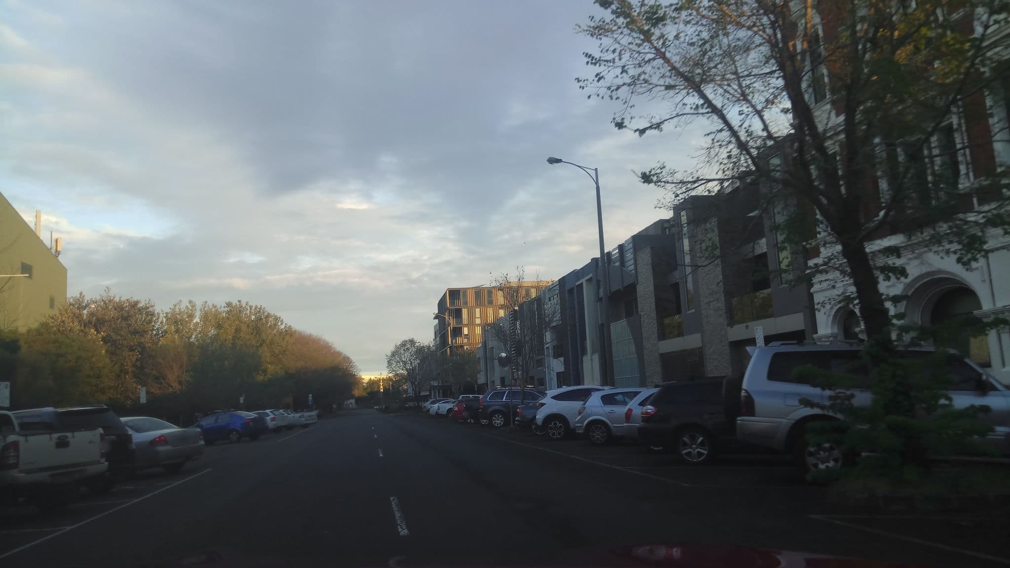 Street view near Royal Hotel Building, Williamstown — © derrick30100 (CC BY-SA · Mapillary)