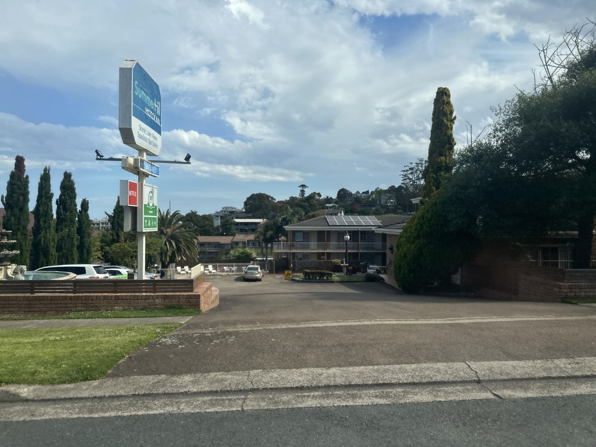 Street view near Summerhill Motor Inn, Merimbula — © jakecopp (CC BY-SA · Mapillary)