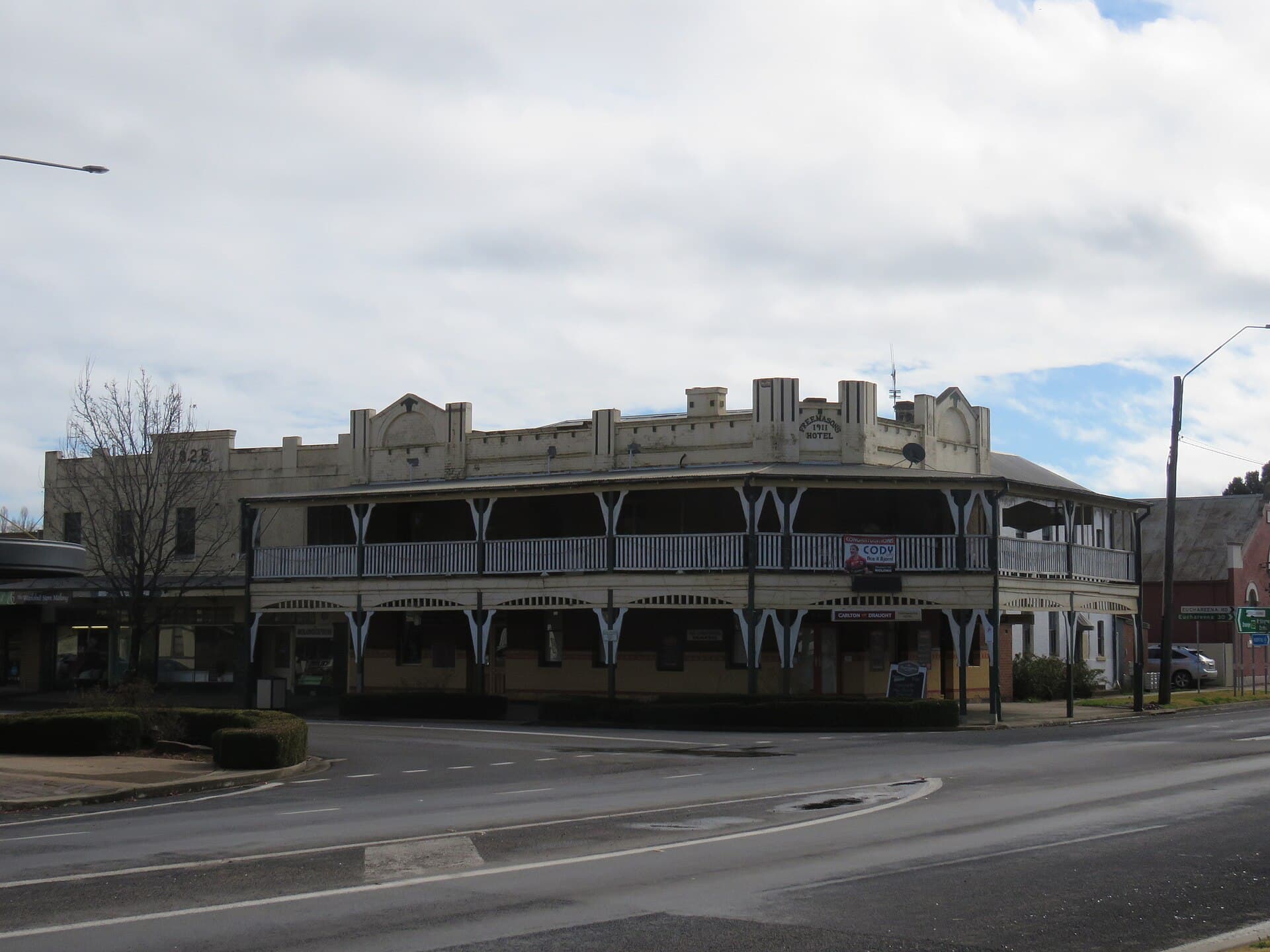 Freemasons Hotel Molong (via Wikimedia Commons, CC BY-SA 4.0)