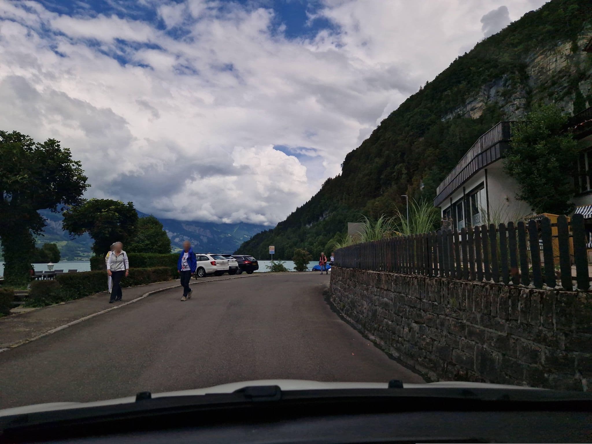 Street view near Bellevue Iseltwald, Ringgenberg — © chrisbeddow (CC BY-SA · Mapillary)