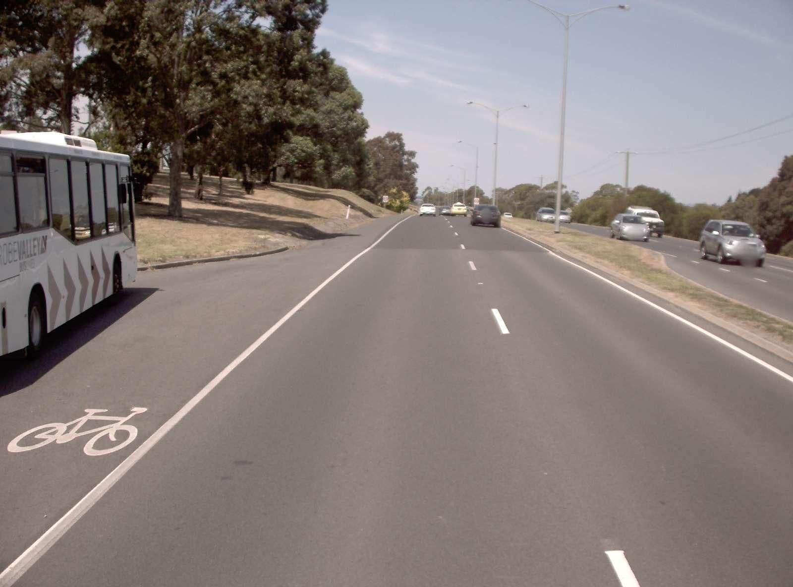 Street view near Top Pub, Morwell — © vicroads (CC BY-SA · Mapillary)