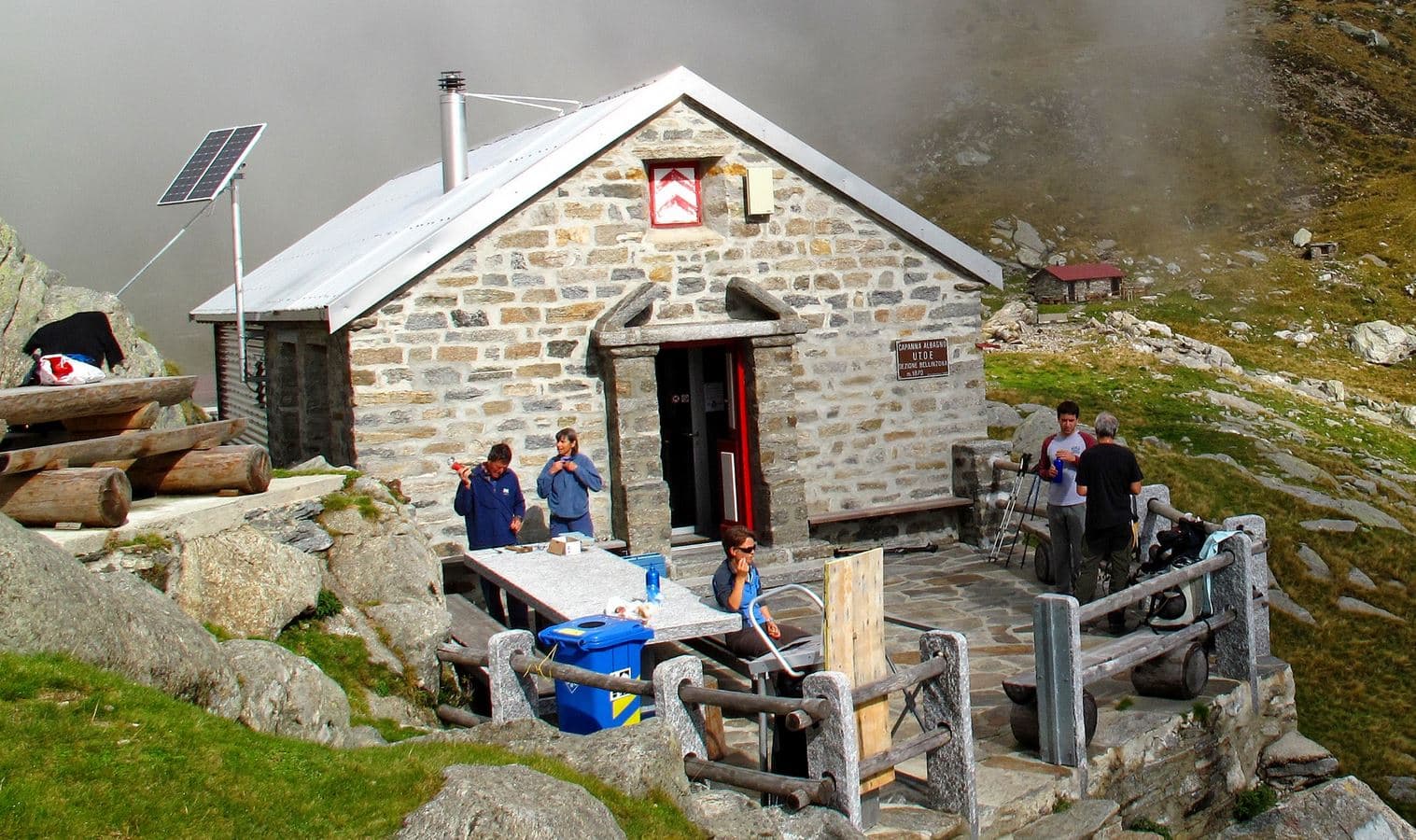Capanna Albagno (via Wikimedia Commons, CC BY-SA 4.0)