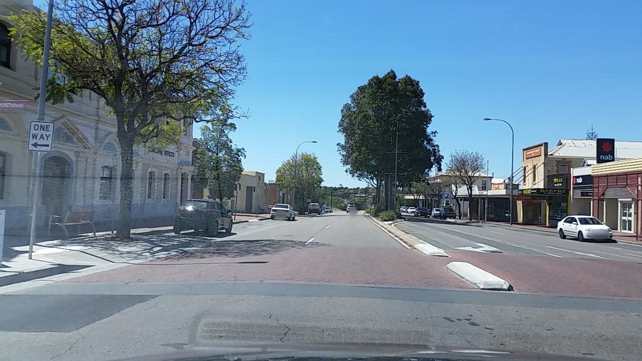 Street view near Balcony On Sixth Lodge, Murray Bridge — © didz (CC BY-SA · Mapillary)