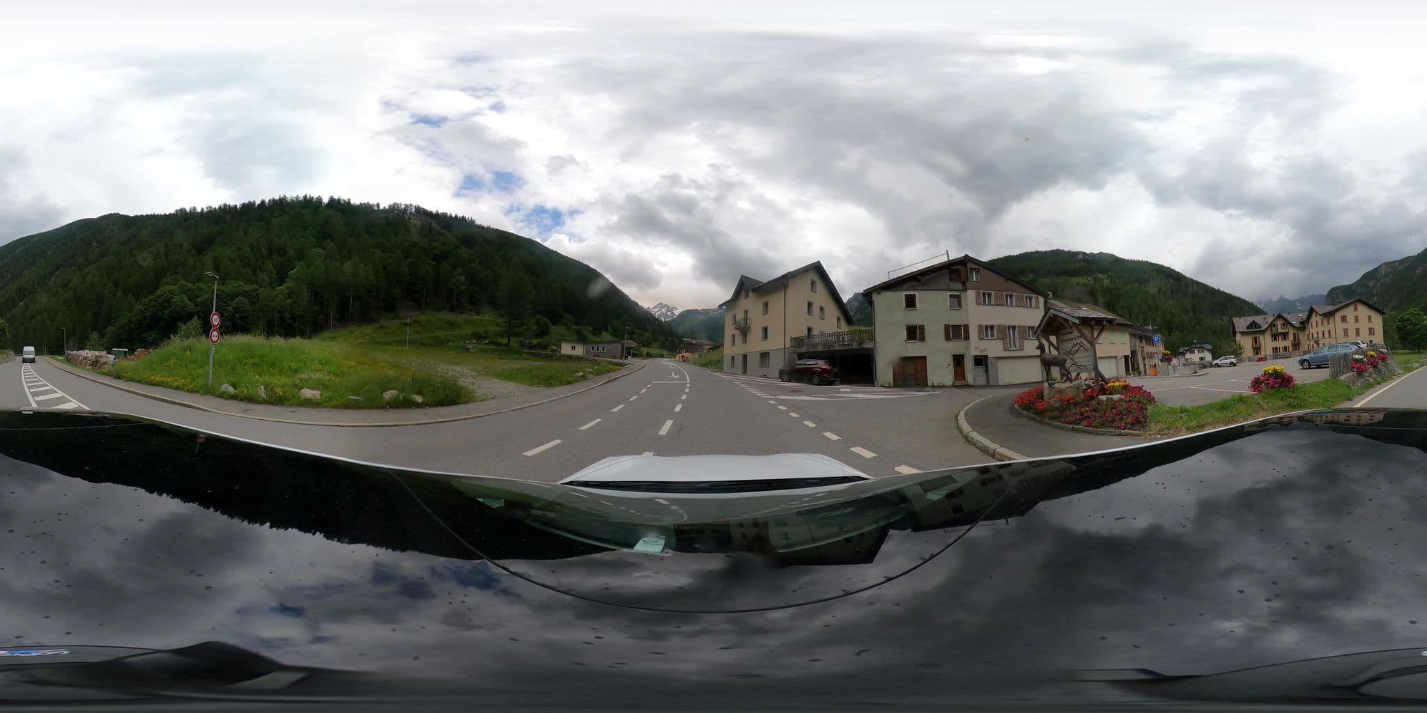 Street view near Gîte de la Gardienne, Martigny-Combe — © peterleth (CC BY-SA · Mapillary)