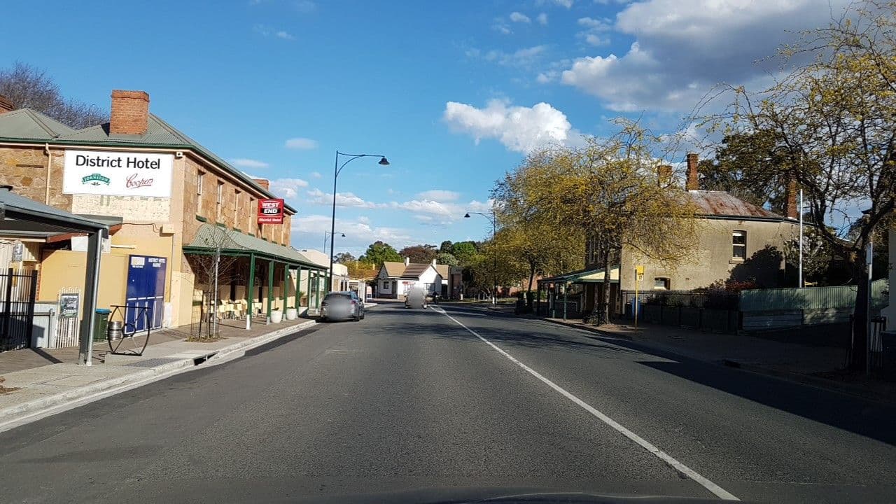 Street view near District Hotel, Nairne — © didz (CC BY-SA · Mapillary)