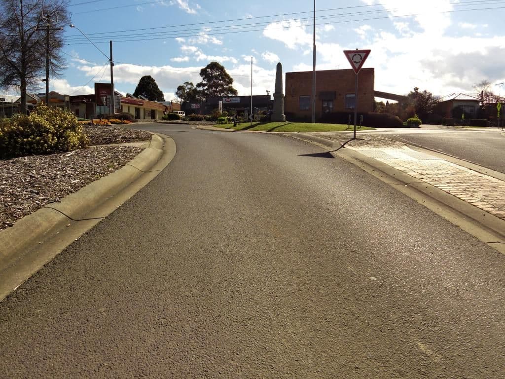 Street view near Neerim South Holiday House, Neerim South — © mander (CC BY-SA · Mapillary)
