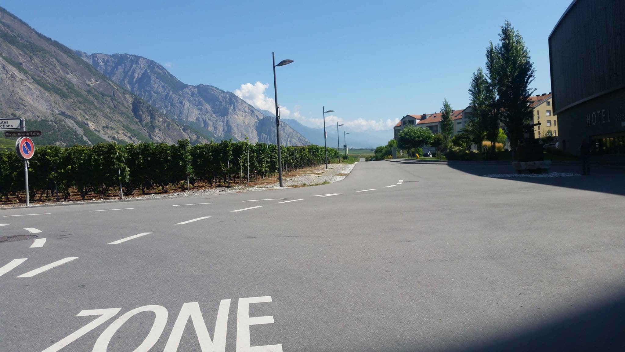 Street view near Hotel Bains de Saillon, Saillon — © keigan (CC BY-SA · Mapillary)
