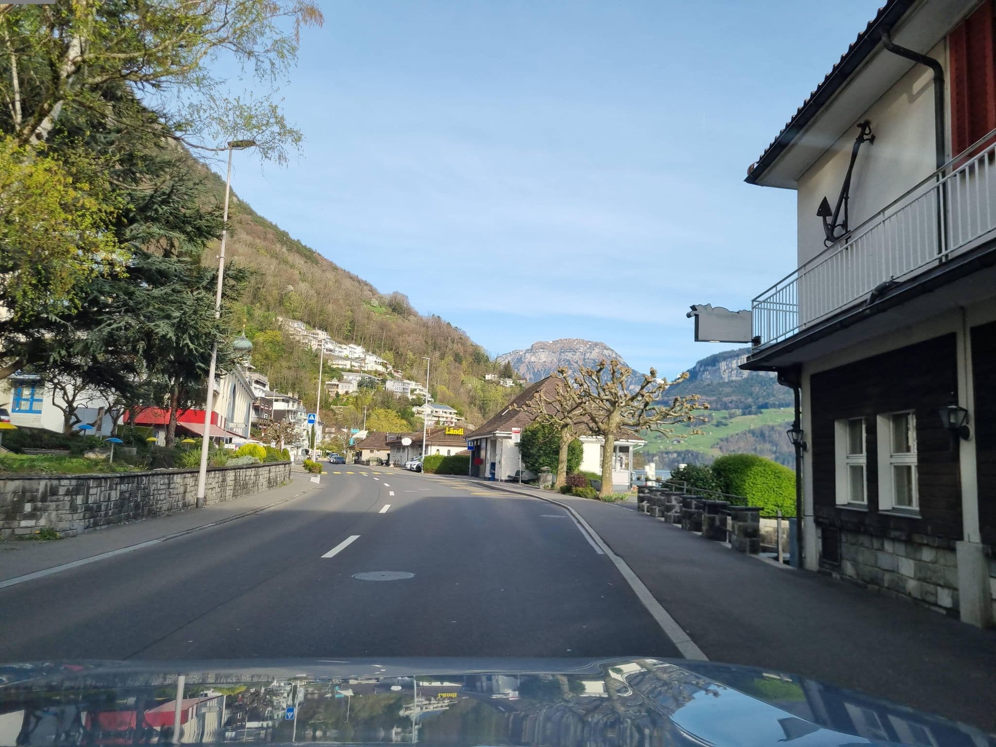 Street view near Schwert, Gersau — © Yha1 (CC BY-SA · Mapillary)
