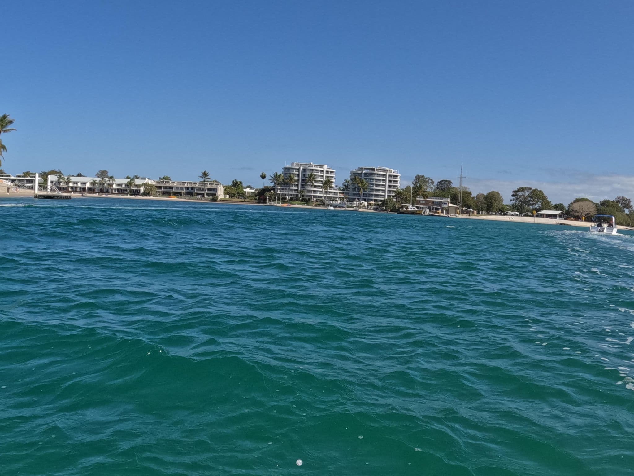 Street view near Las Rias Holiday Apartments, Noosaville — © skillsy (CC BY-SA · Mapillary)