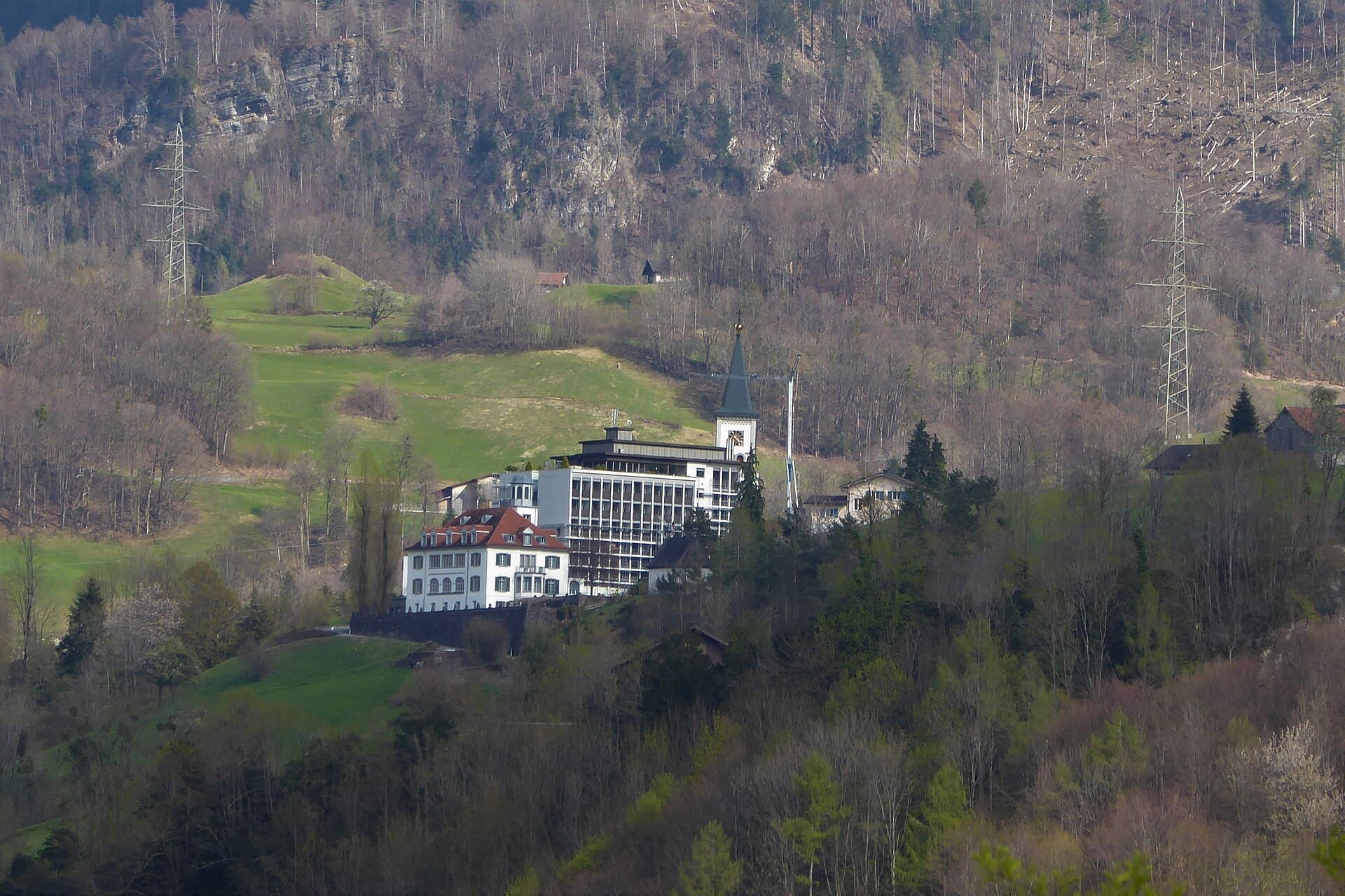 Neu-Schönstatt (via Wikimedia Commons, CC0)
