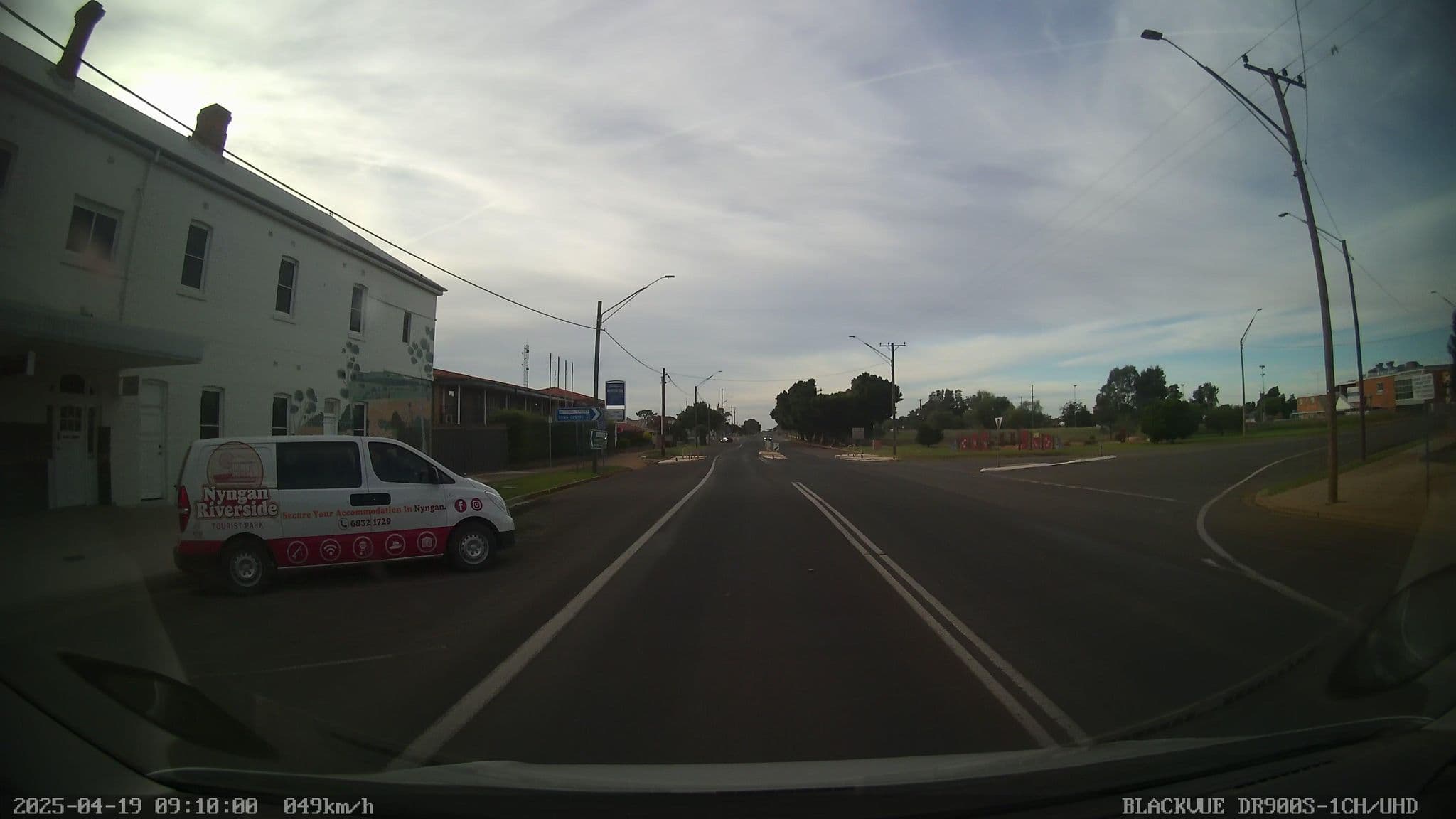 Street view near The Nyngan, Nyngan — © bob3bob3 (CC BY-SA · Mapillary)