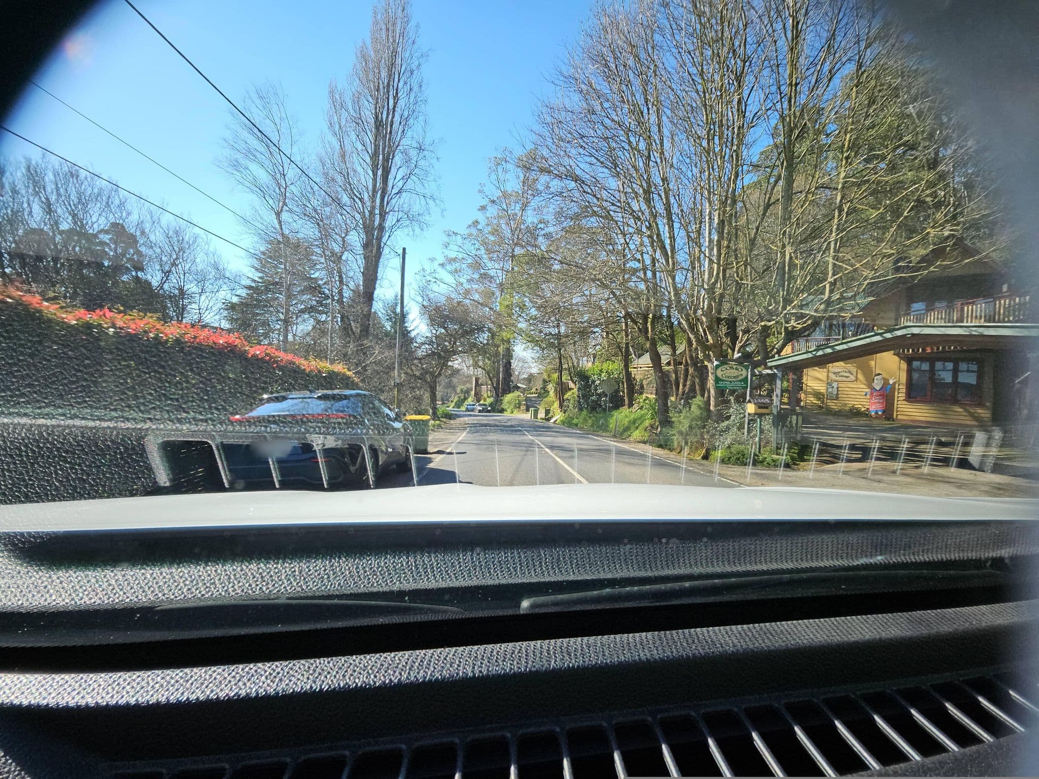 Street view near Como Cottages Dandenong Ranges, Olinda — © warrandyte (CC BY-SA · Mapillary)