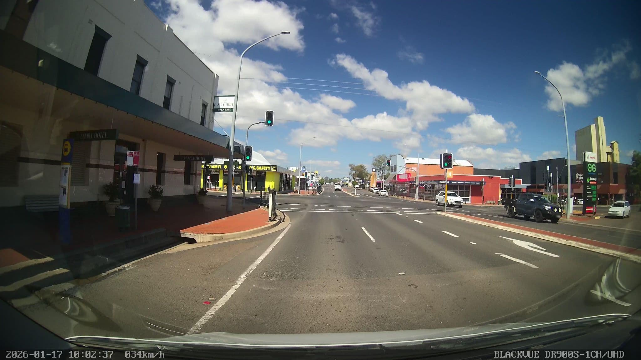 Street view near Family Hotel, West Tamworth — © bob3bob3 (CC BY-SA · Mapillary)