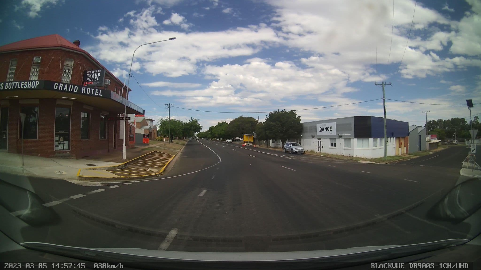 Street view near Grand Hotel, Parkes — © bob3bob3 (CC BY-SA · Mapillary)