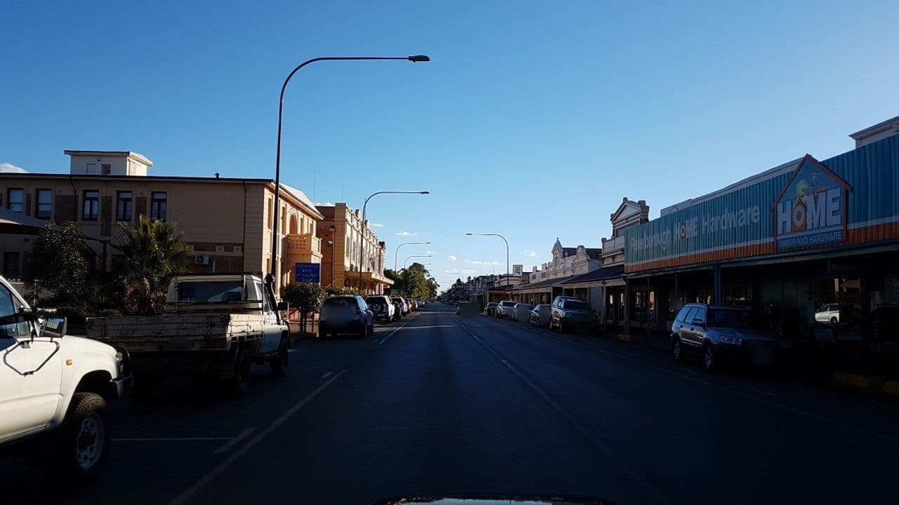Street view near Main St / High St - South side (oppo Junction Hotel Peterborough), Peterborough — © didz (CC BY-SA · Mapillary)