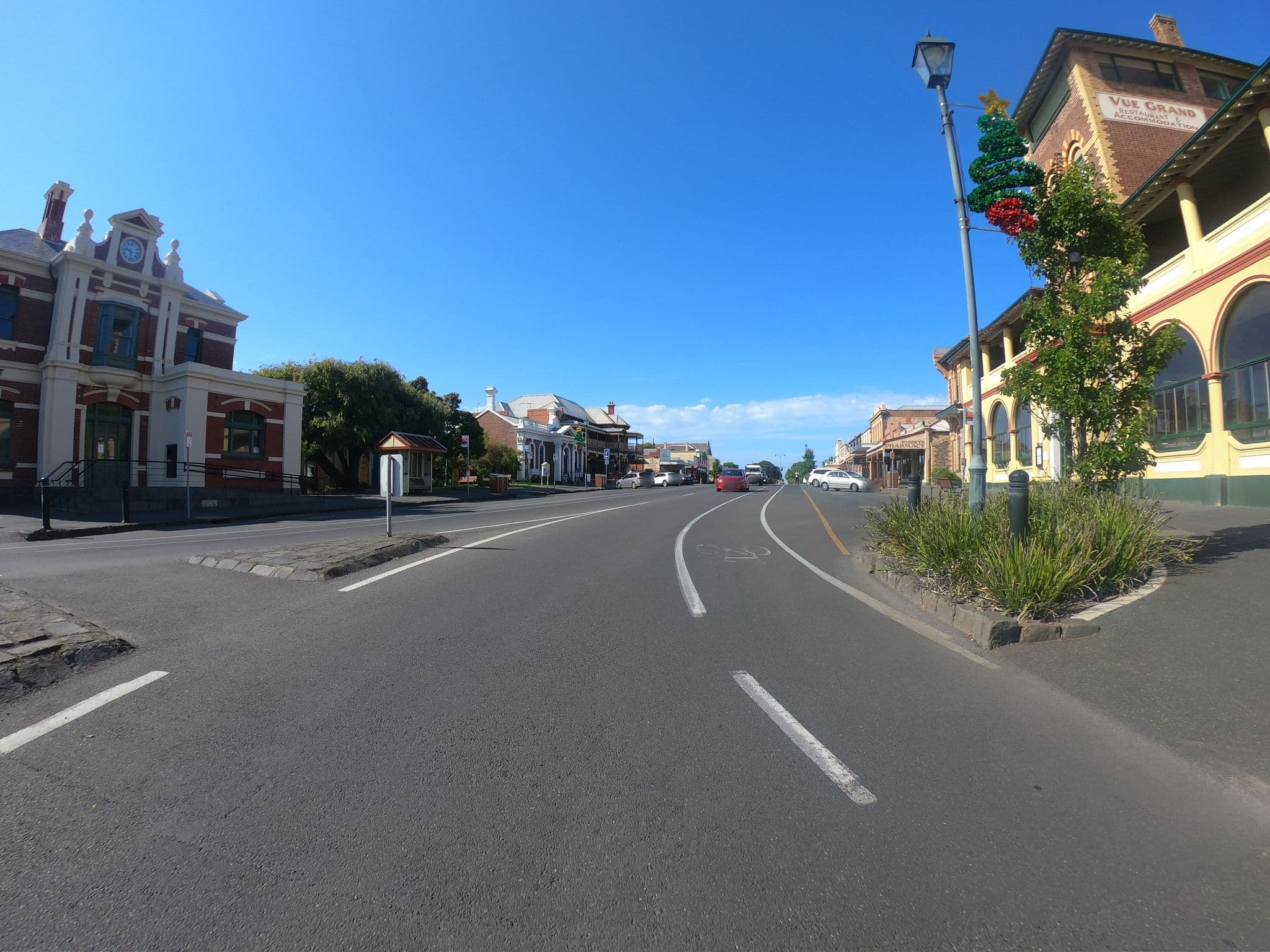 Street view near Vue Grand, Point Lonsdale — © eneerhut (CC BY-SA · Mapillary)