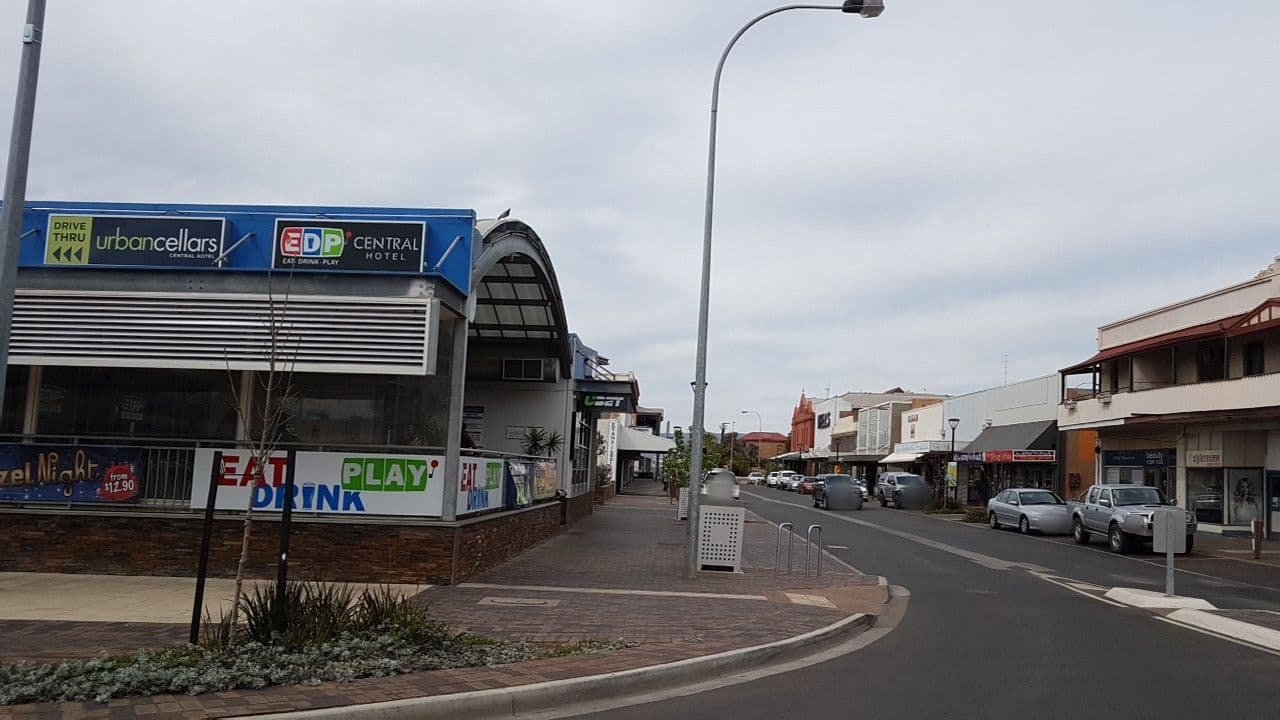 Street view near Central Hotel, Port Pirie West — © didz (CC BY-SA · Mapillary)