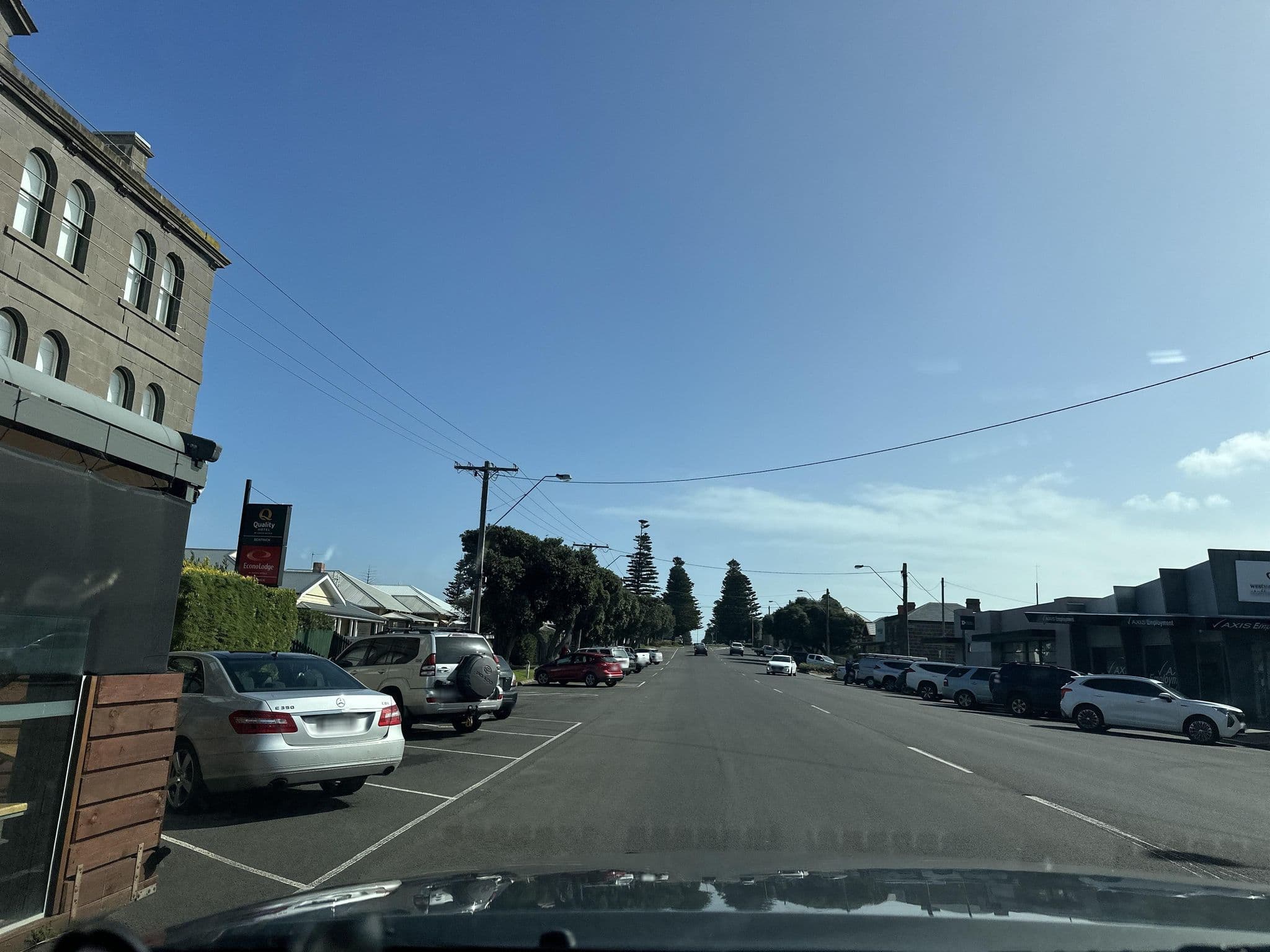 Street view near Econo Lodge Portland, Portland — © gunzel69 (CC BY-SA · Mapillary)