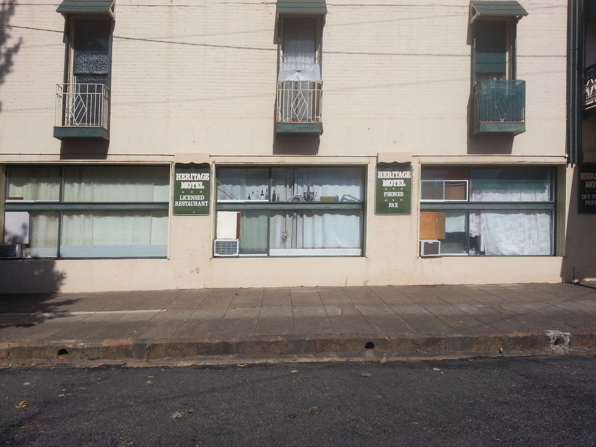 Street view near Heritage Motel, Quirindi — © bob3bob3 (CC BY-SA · Mapillary)