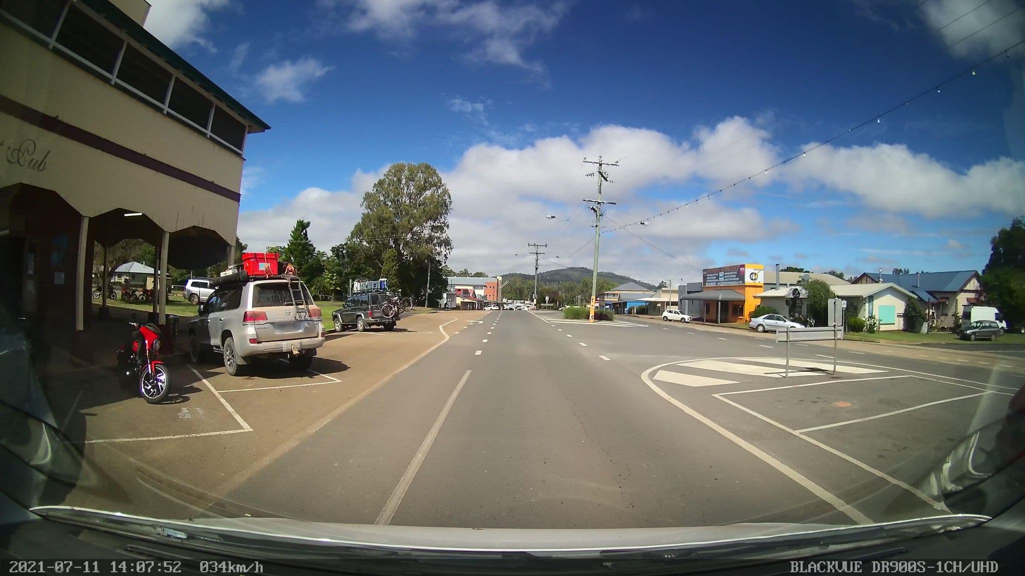 Street view near Ravenshoe Hotel, Ravenshoe — © bob3bob3 (CC BY-SA · Mapillary)