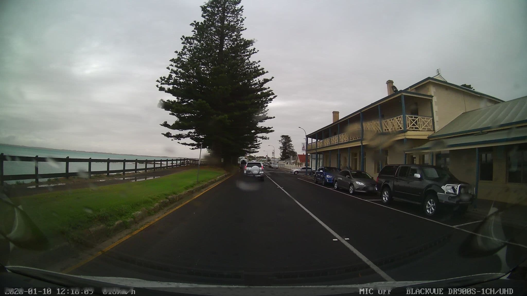Street view near Robe Hotel, Robe — © bob3bob3 (CC BY-SA · Mapillary)