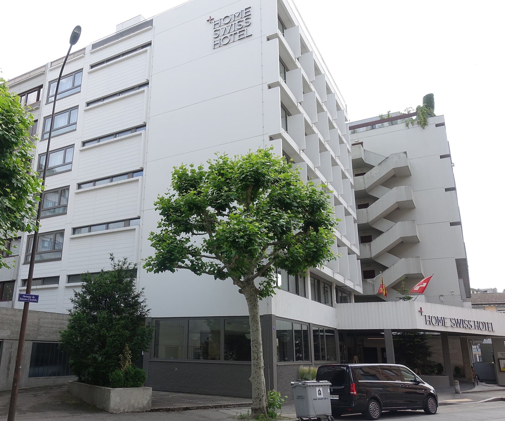 Home Swiss Hotel (via Wikimedia Commons, CC BY-SA 4.0)