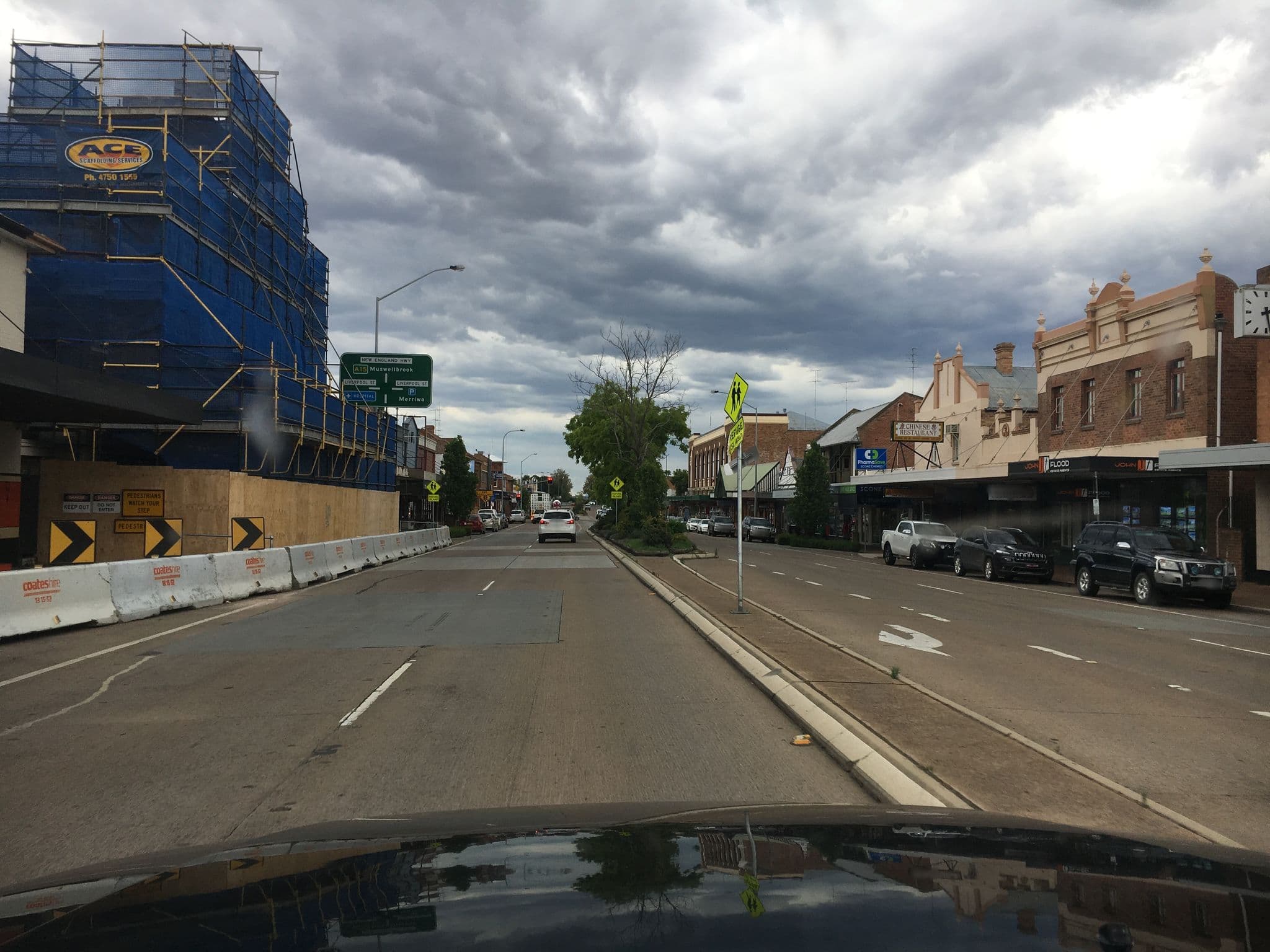 Street view near Willow Tree Hotel Scone, Scone — © grahamavard (CC BY-SA · Mapillary)