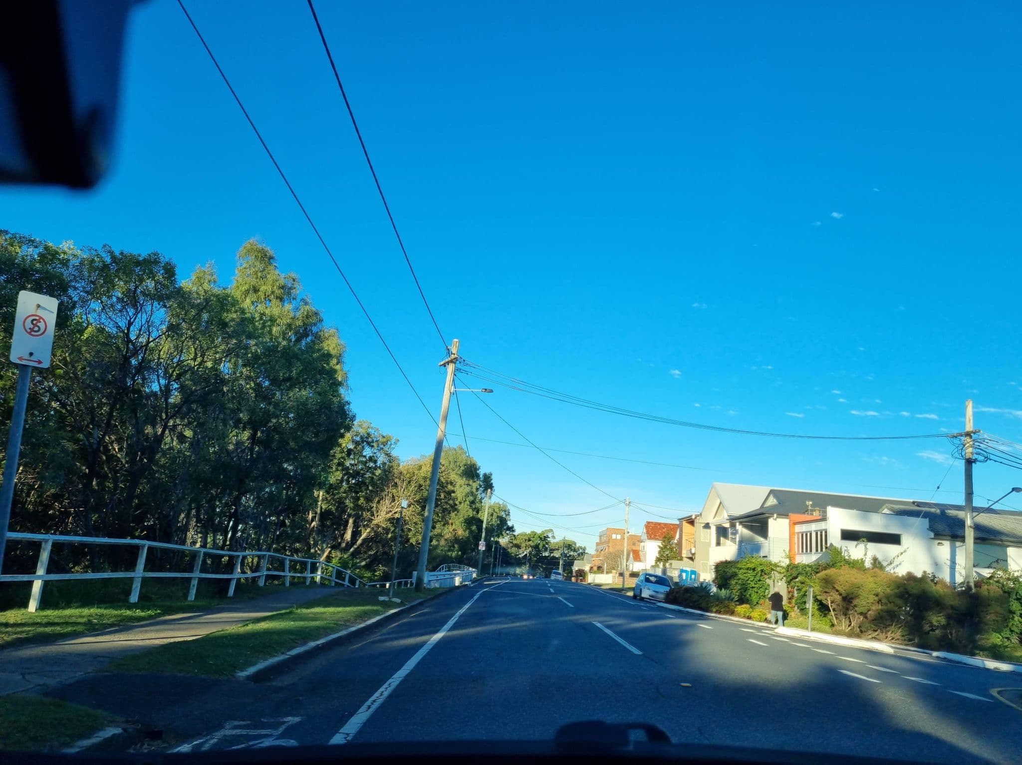 Street view near Bottlemart Full Moon Hotel & Drive Thru, Sandgate — © Cyclops (CC BY-SA · Mapillary)
