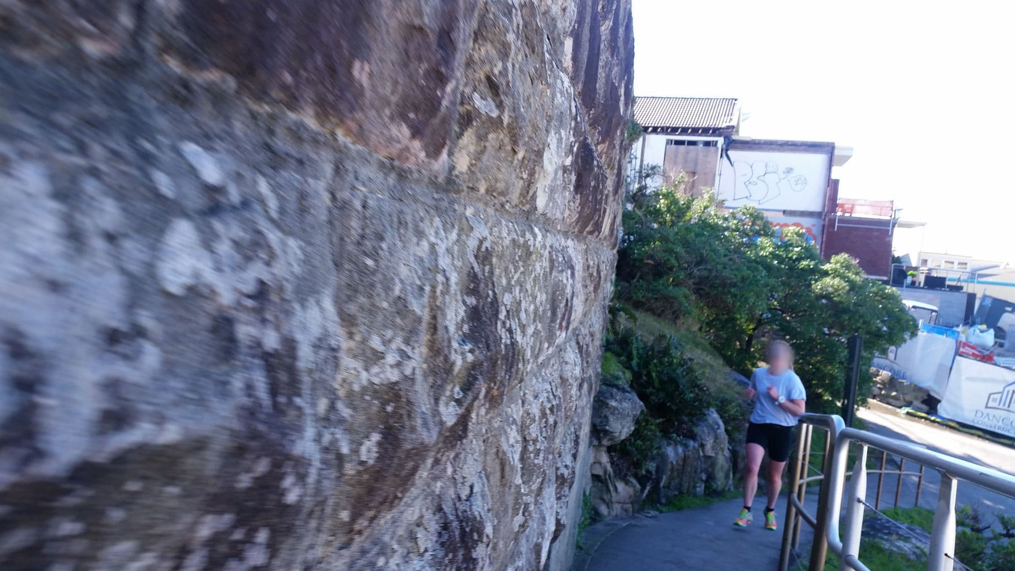 Street view near Tamarama Apartments, Tamarama — © bspark (CC BY-SA · Mapillary)