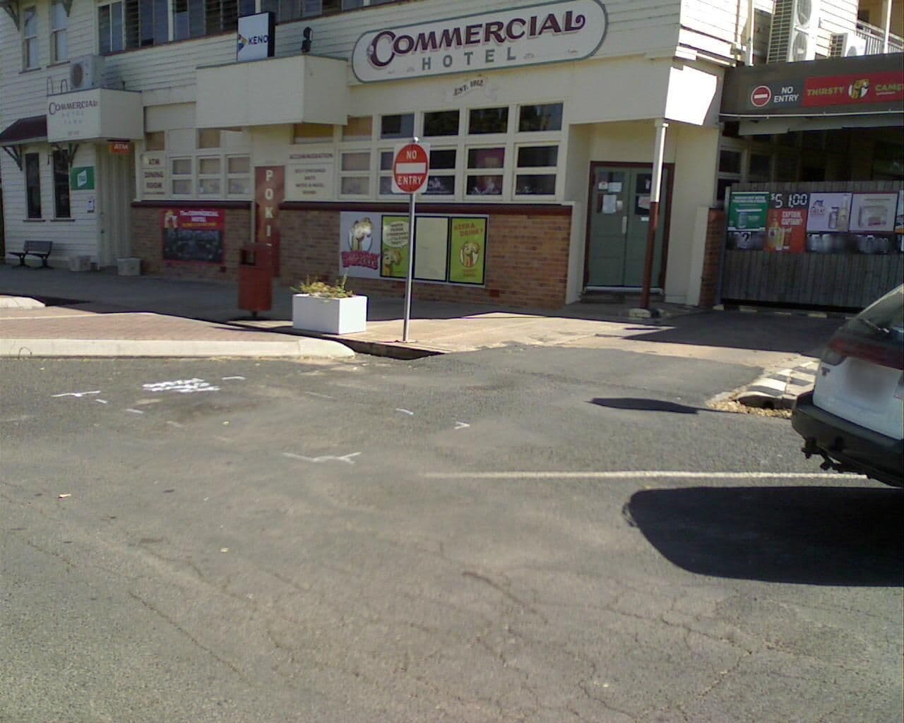 Street view near Tara Hotel Motel, Tara — © bob3bob3 (CC BY-SA · Mapillary)