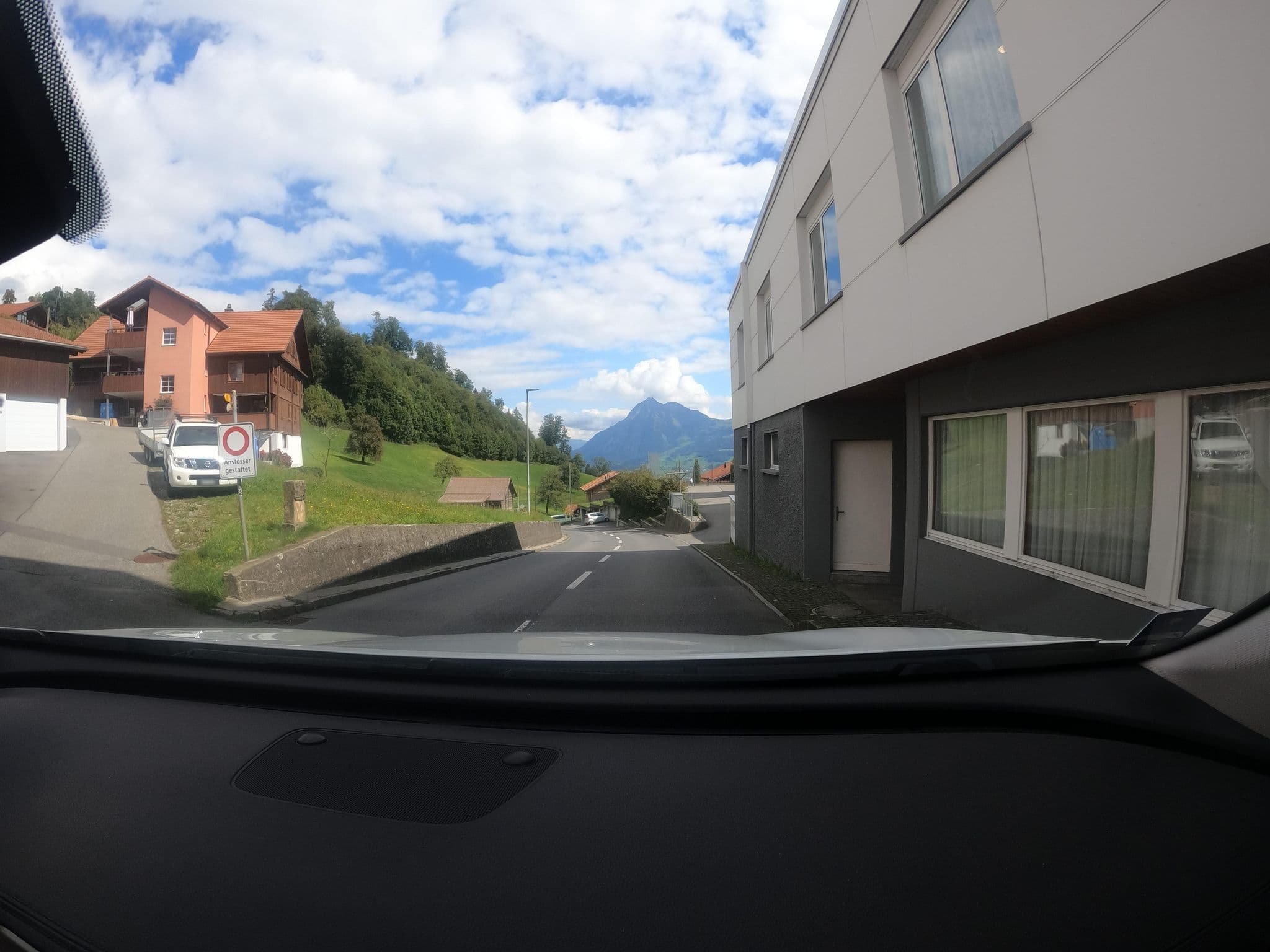 Street view near Schwanderhof, Sachseln — © alediwi (CC BY-SA · Mapillary)