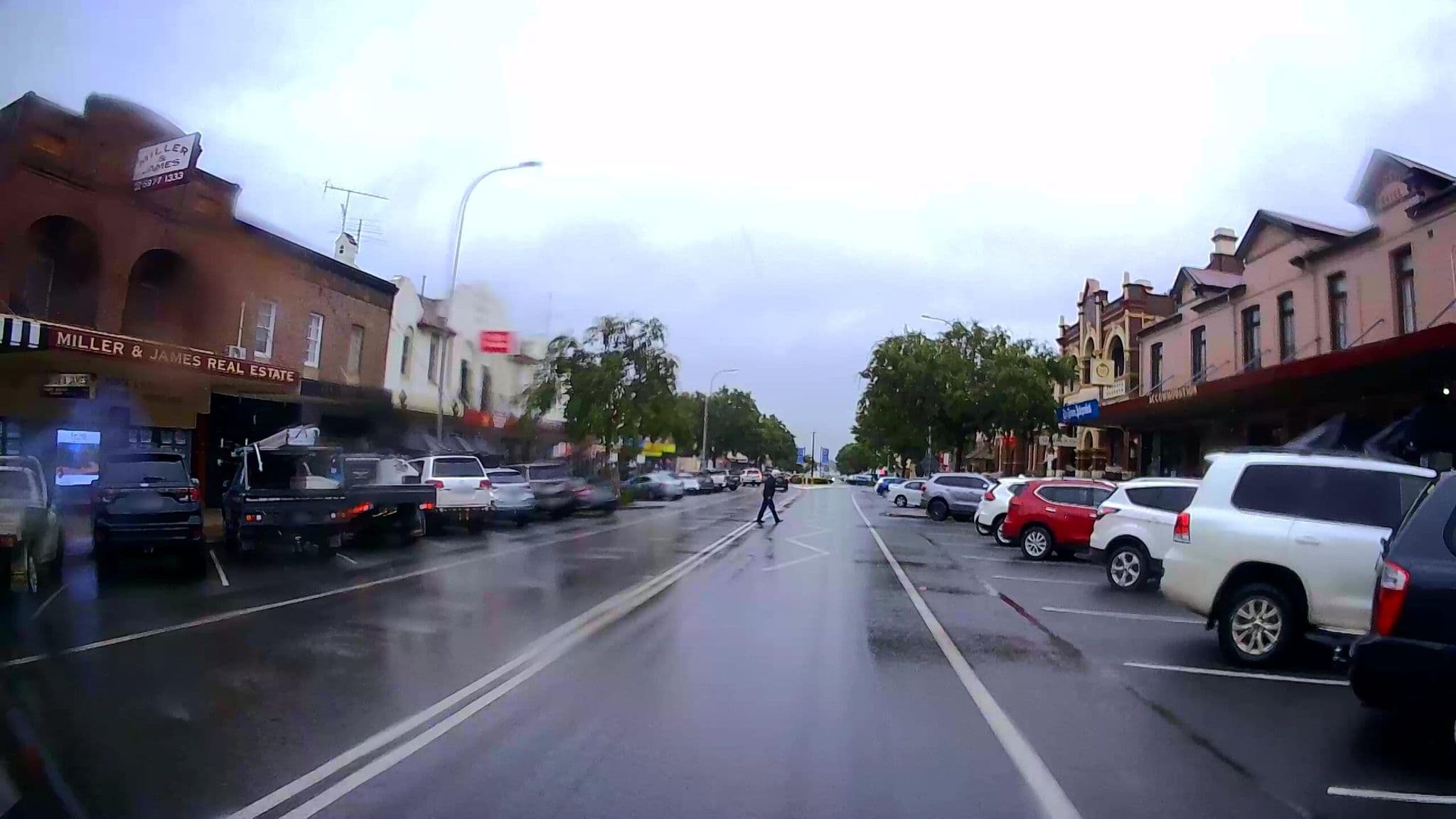 Street view near Temora Hotel, Temora — © bob3bob3 (CC BY-SA · Mapillary)
