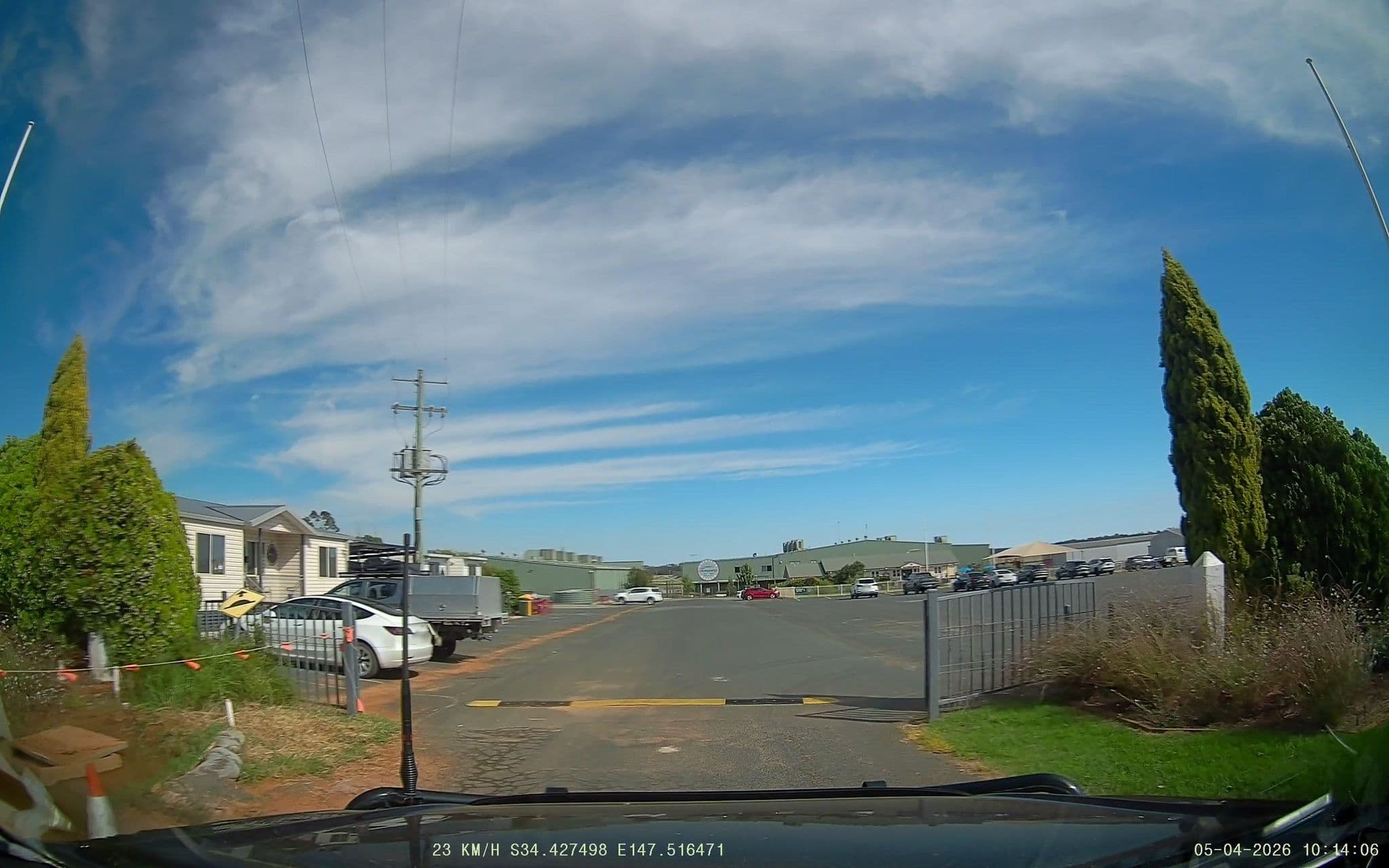 Street view near SkyLodge Temora, Temora — © fizzie (CC BY-SA · Mapillary)