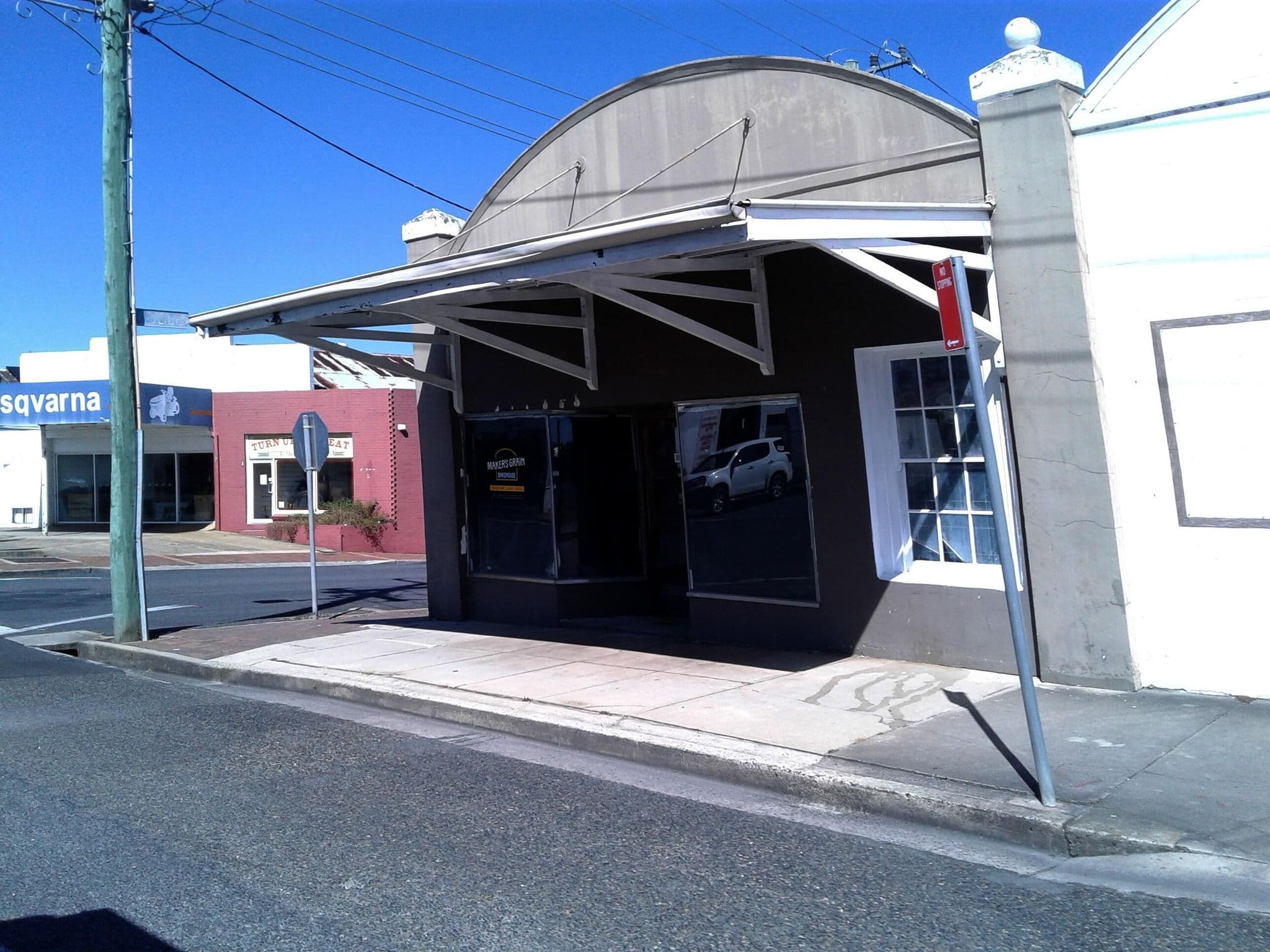 Street view near Town Cottage, Tenterfield — © bob3bob3 (CC BY-SA · Mapillary)