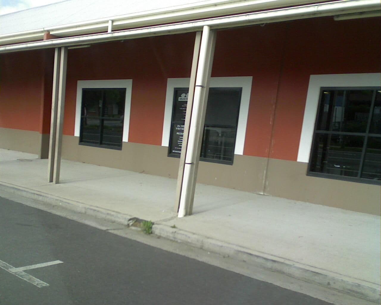 Street view near Commercial Hotel, Tenterfield — © bob3bob3 (CC BY-SA · Mapillary)