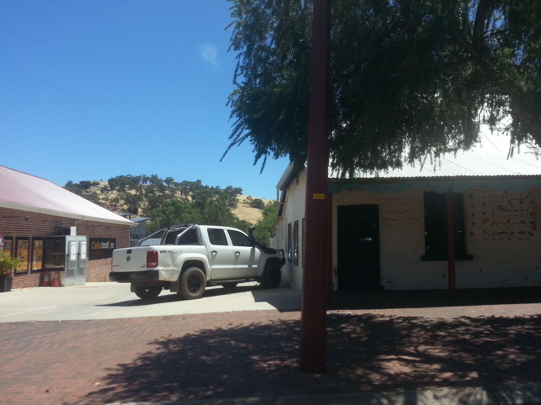 Street view near Victoria Hotel Toodyay, Toodyay — © bob3bob3 (CC BY-SA · Mapillary)