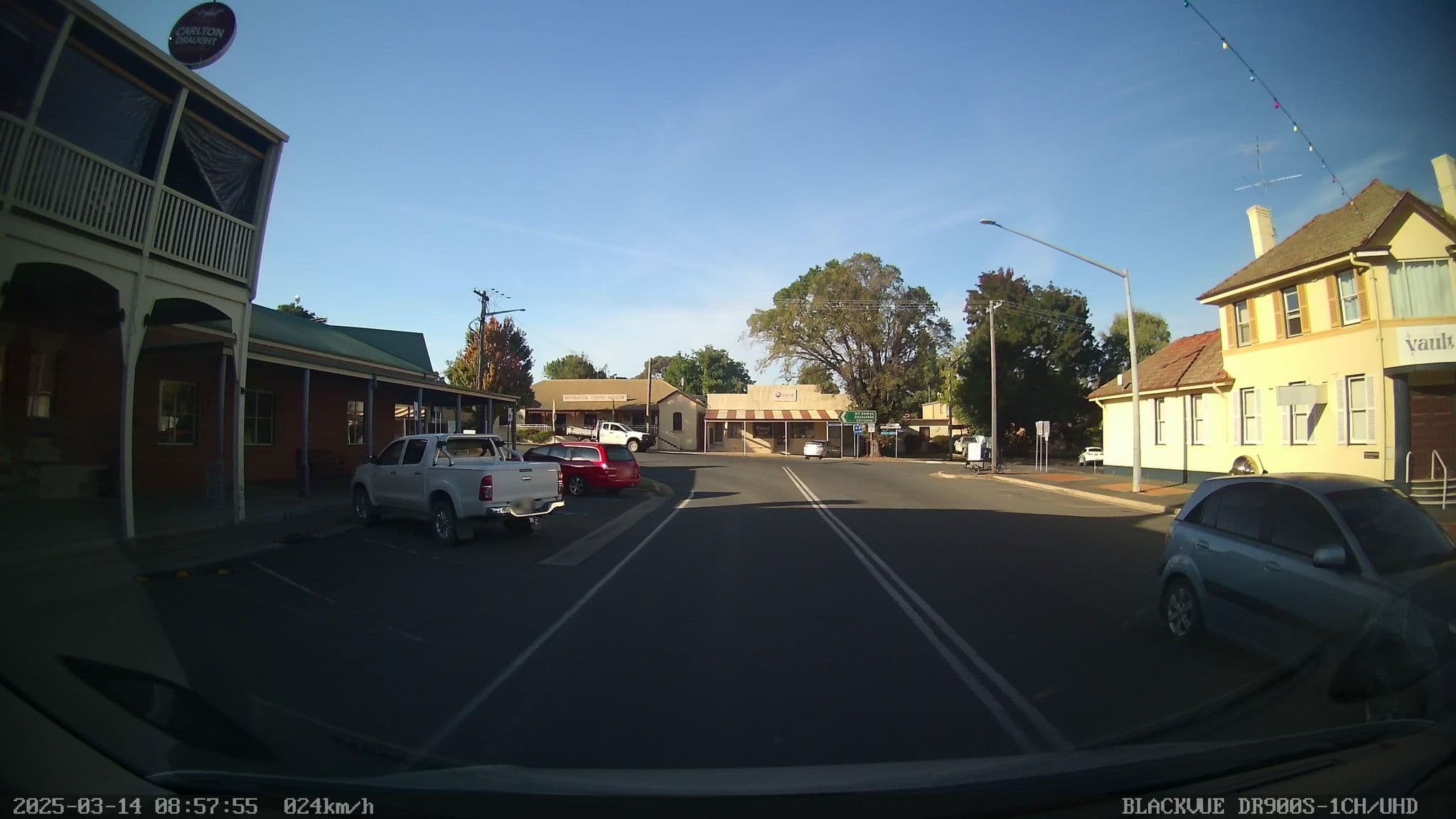 Street view near The Reunion Hotel, Tumbarumba — © bob3bob3 (CC BY-SA · Mapillary)