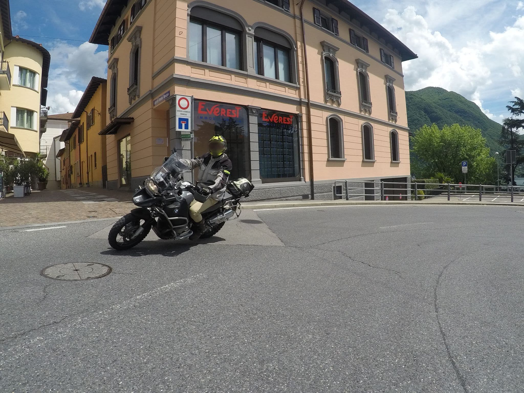 Street view near Locanda Castagnola, Viganello — © chrisbeddow (CC BY-SA · Mapillary)