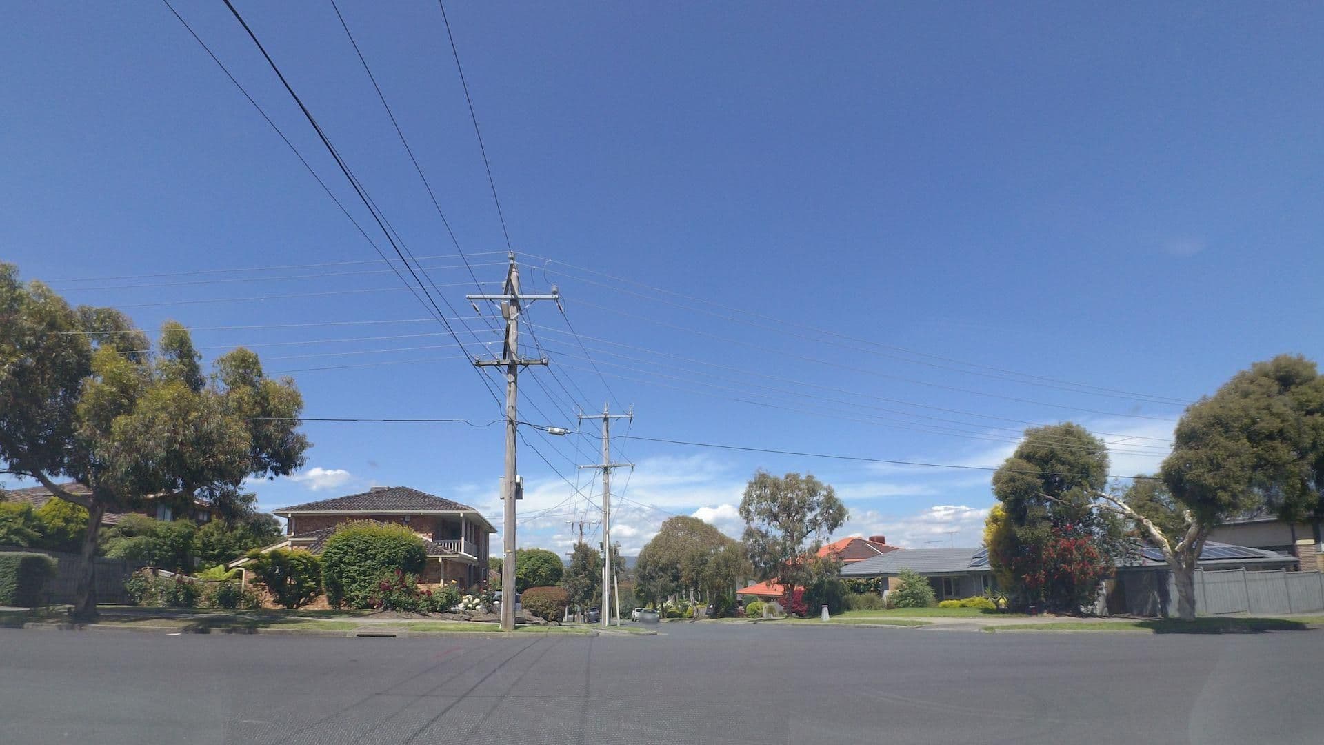 Street view near Modern & Homely Comfort, Wantirna — © mander (CC BY-SA · Mapillary)
