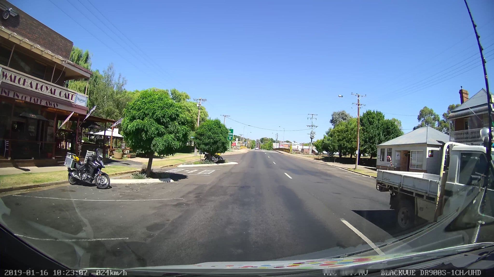 Street view near Walcha Royal Cafe & Accommodation, Walcha — © bob3bob3 (CC BY-SA · Mapillary)