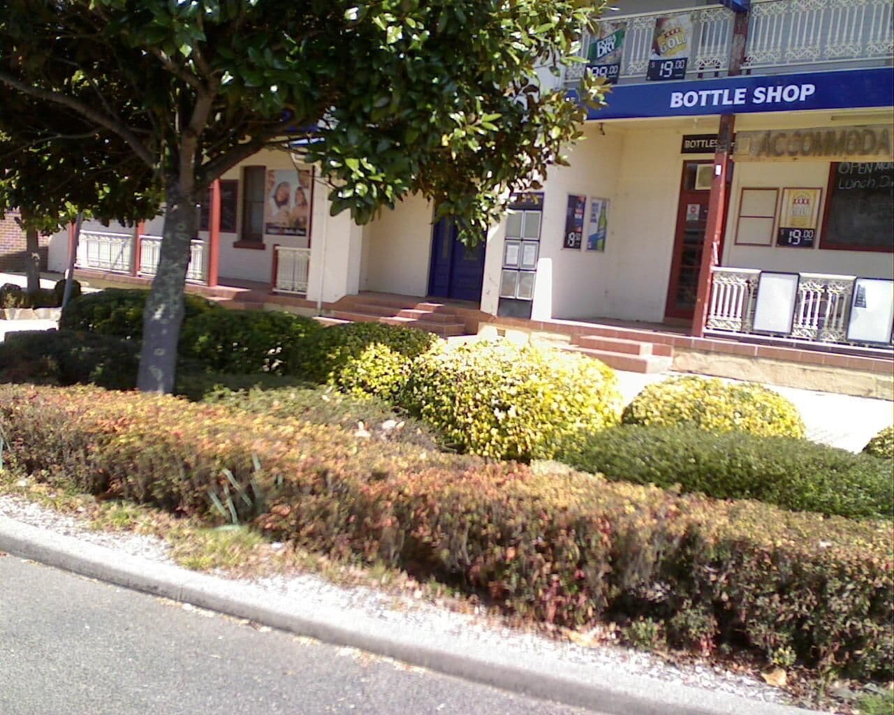 Street view near Apsley Hotel, Walcha — © bob3bob3 (CC BY-SA · Mapillary)
