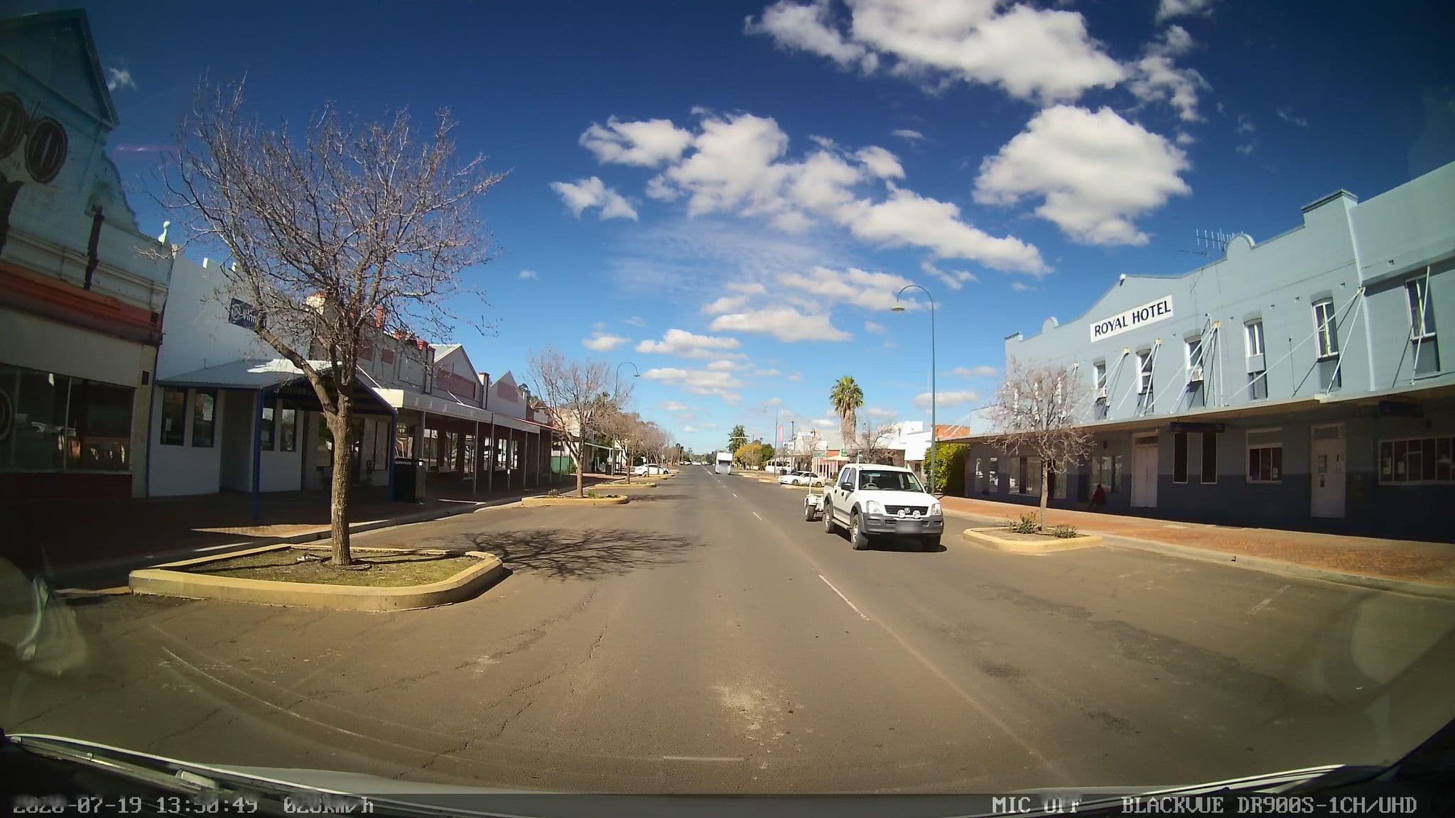 Street view near Royal Hotel, Warren — © bob3bob3 (CC BY-SA · Mapillary)