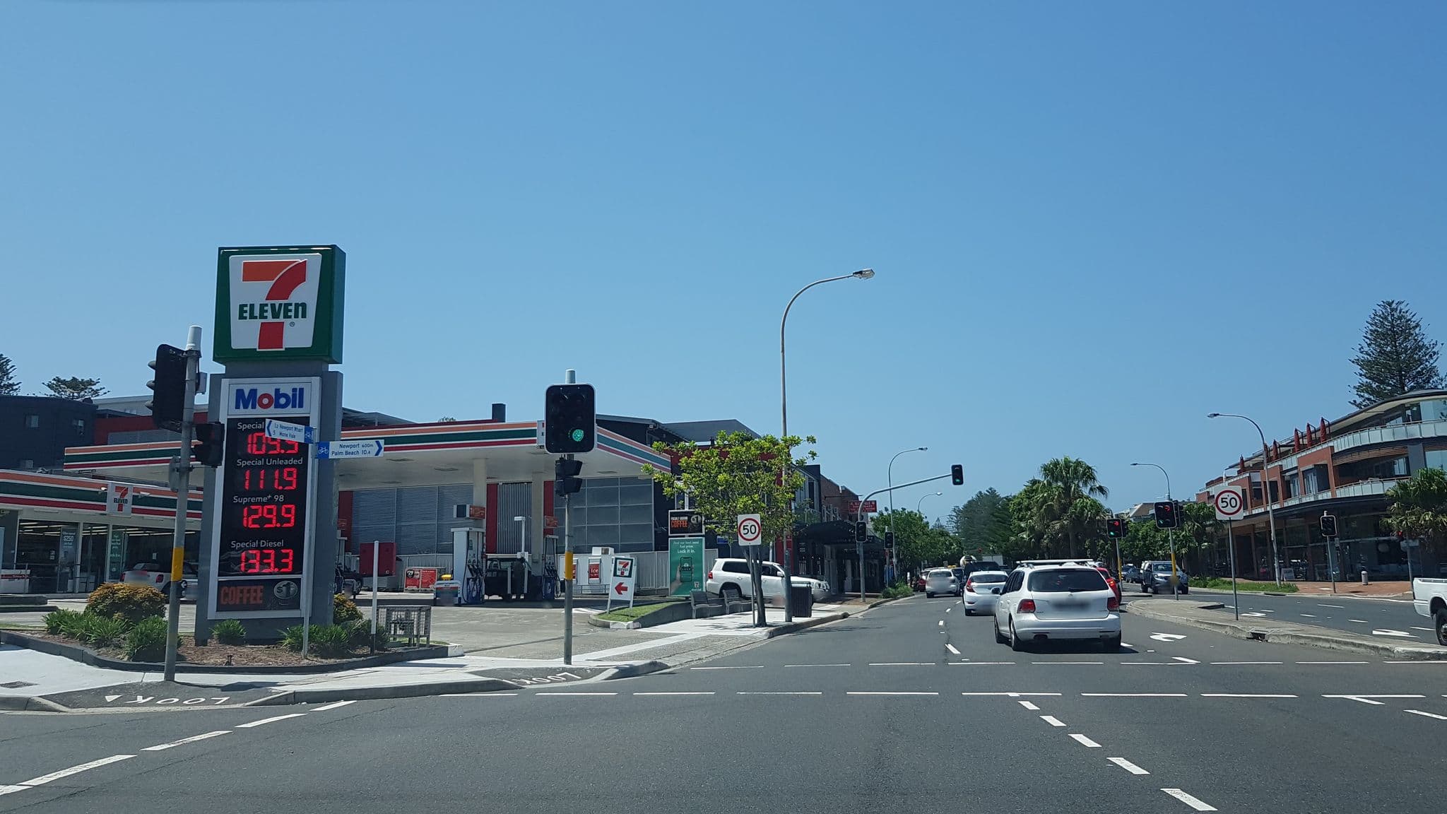 Street view near Sleepy, Bilgola Plateau — © seb1204 (CC BY-SA · Mapillary)