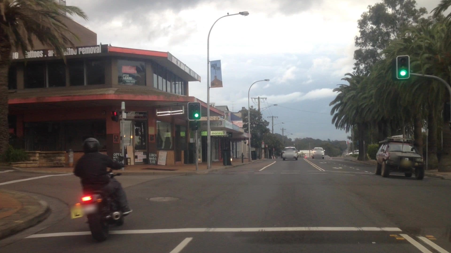 Street view near Kooridah waters resort, Wyong — © lvl5 (CC BY-SA · Mapillary)
