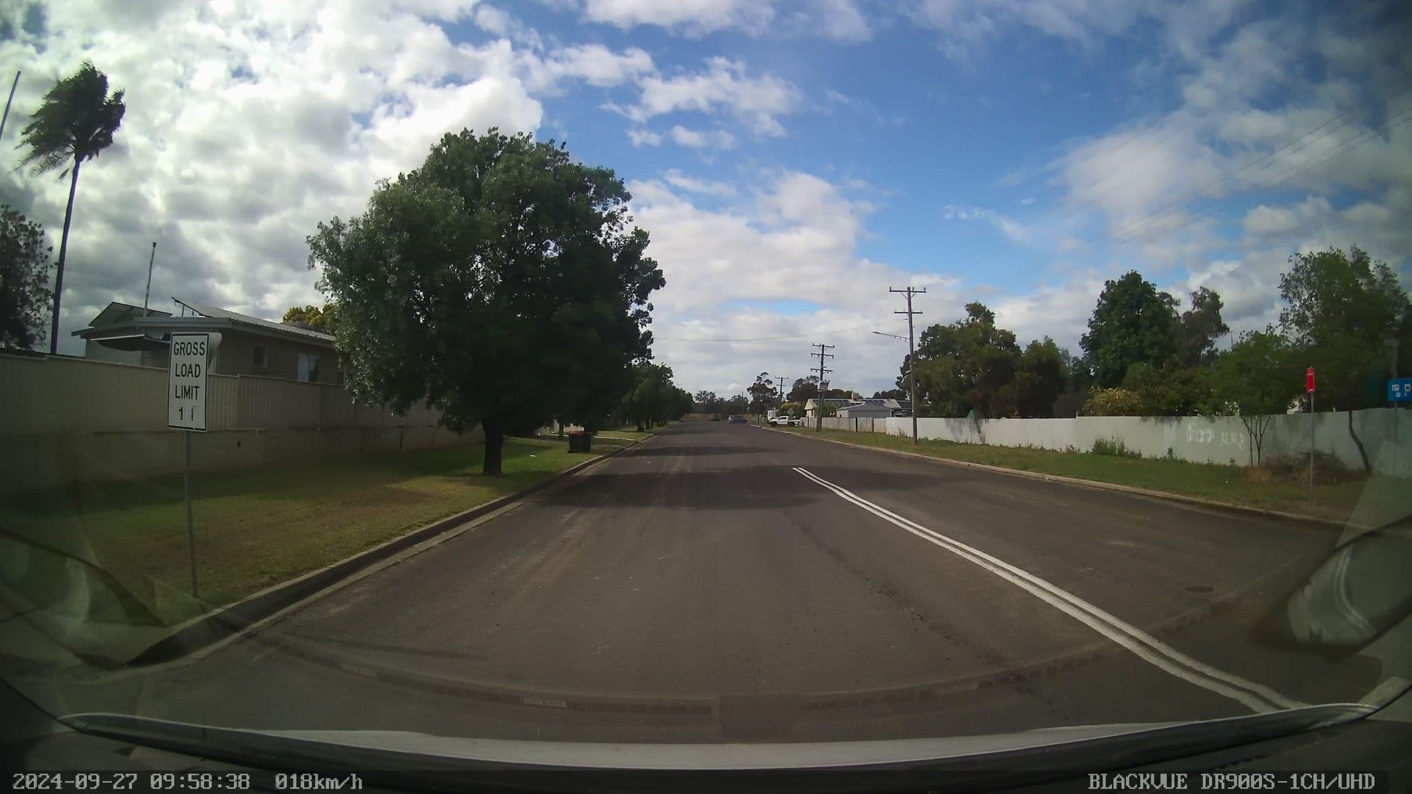 Street view near Cottonfields Motel, Wee Waa — © bob3bob3 (CC BY-SA · Mapillary)