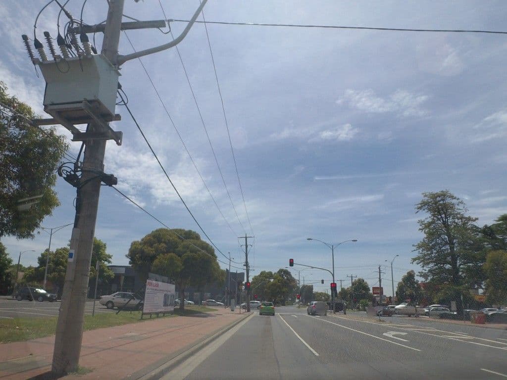Street view near Holiday Inn Werribee by IHG, Werribee — © mander (CC BY-SA · Mapillary)