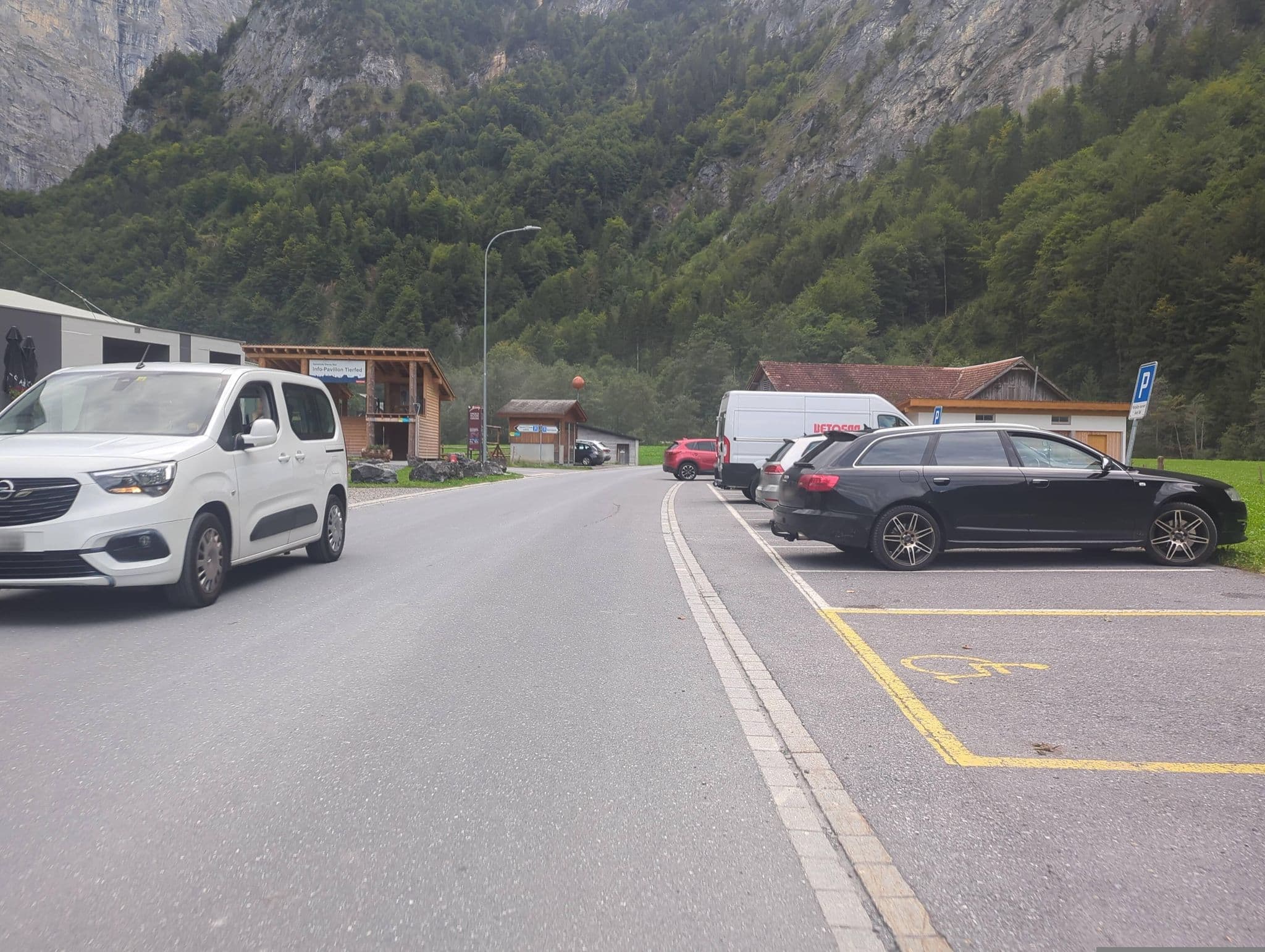Street view near Hotel Tödi, Linthal — © attilaolah (CC BY-SA · Mapillary)